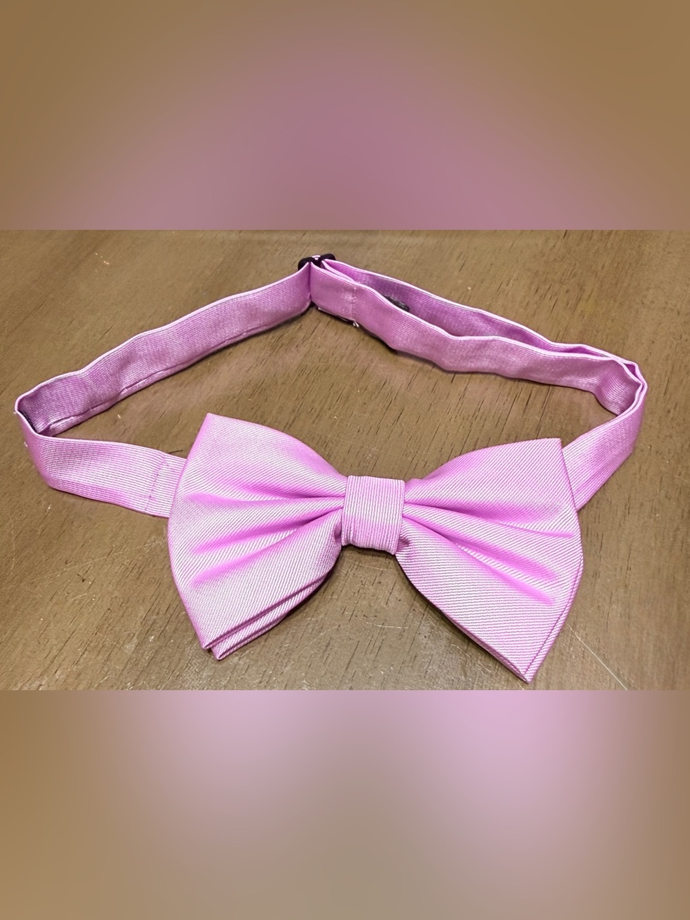 Leonardo 5th Avenue Pre-Tied Pink Bow Tie Adjustable Satin Finish Men's Formalwe